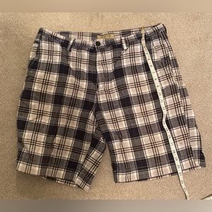 Men’s size 36 Sonoma checkered shorts